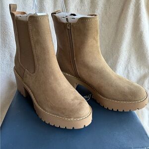 Tan Heeled Chelsea Boots with Suede Finish